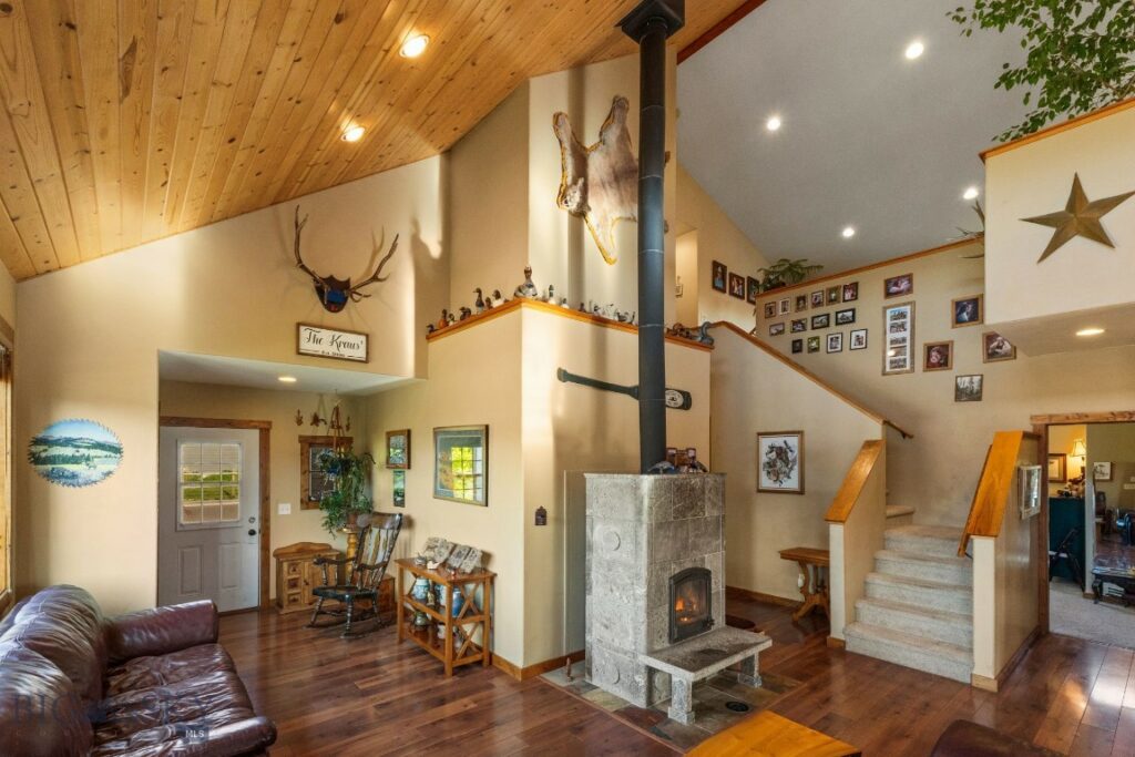 702 Nebula Street, Livingston MT 59047