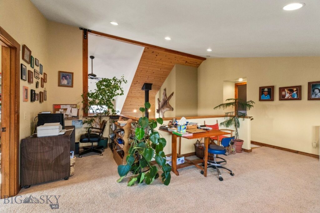 702 Nebula Street, Livingston MT 59047