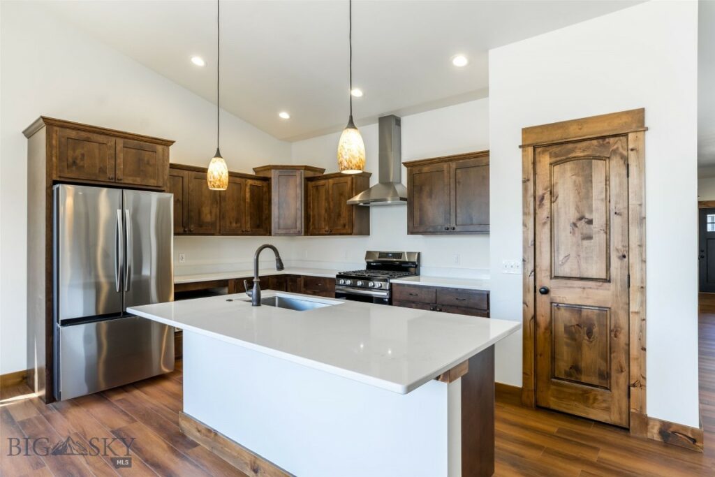 702 Pleiades, Livingston MT 59047