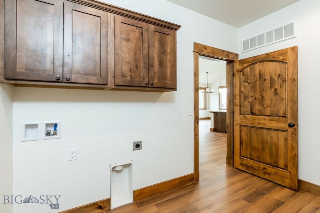 702 Quasar Lane, Livingston MT 59047