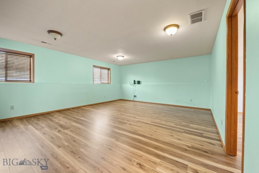 704 Mayfair Drive, Belgrade MT 59714