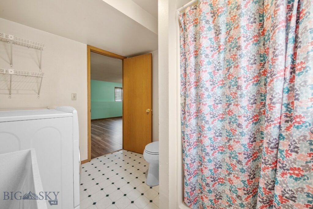 704 Mayfair Drive, Belgrade MT 59714