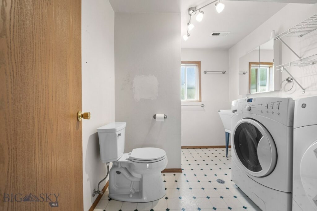 704 Mayfair Drive, Belgrade MT 59714