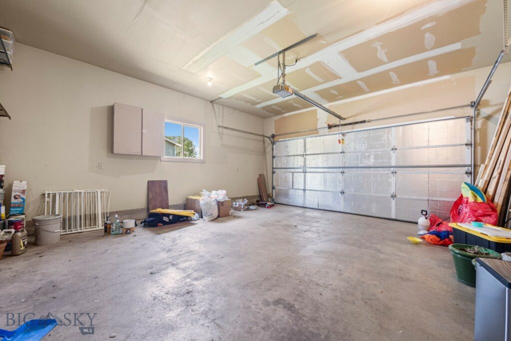 704 Mayfair Drive, Belgrade MT 59714