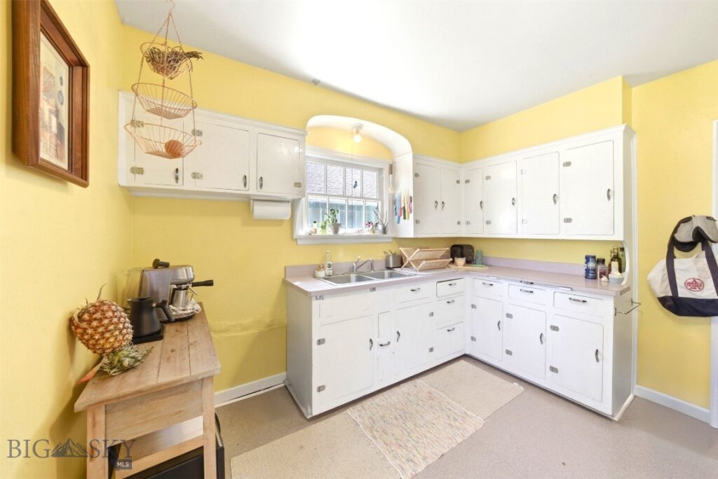 706 S 6th Avenue, Bozeman MT 57915