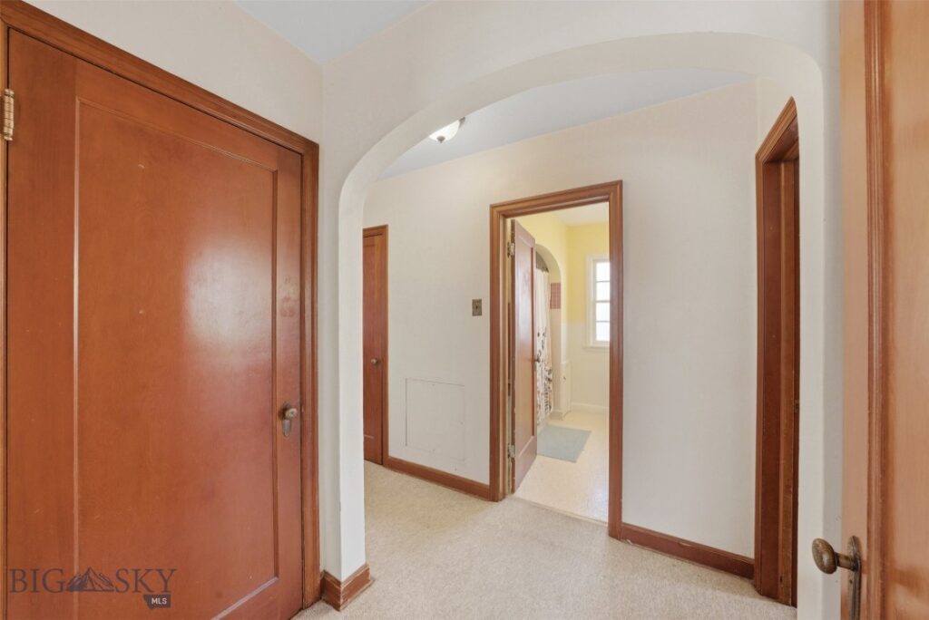 706 S 6th Avenue, Bozeman MT 57915