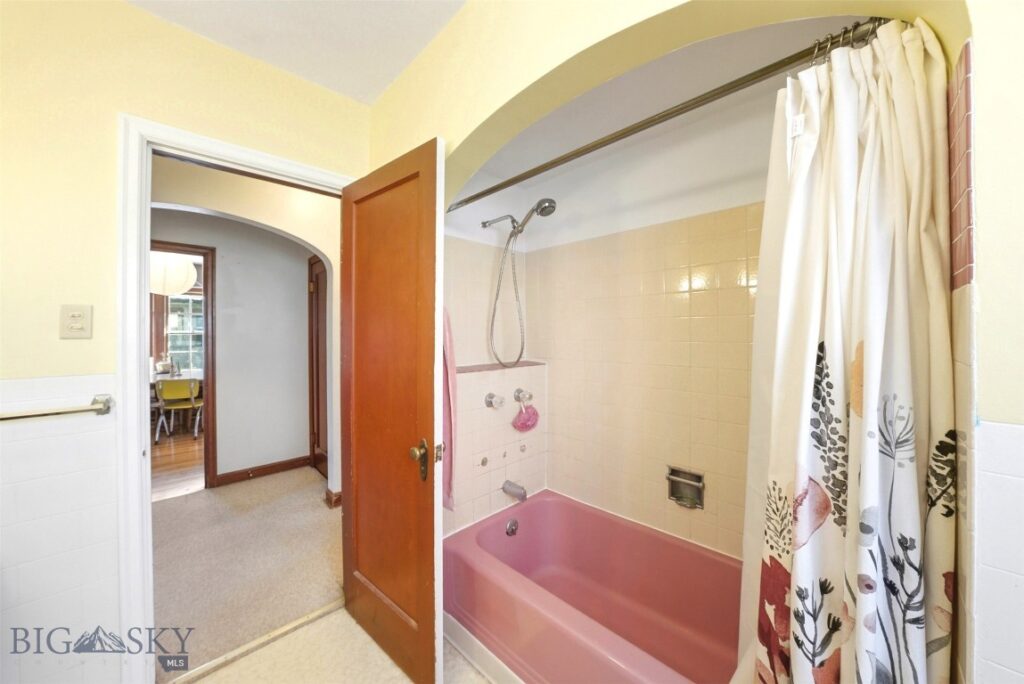 706 S 6th Avenue, Bozeman MT 57915