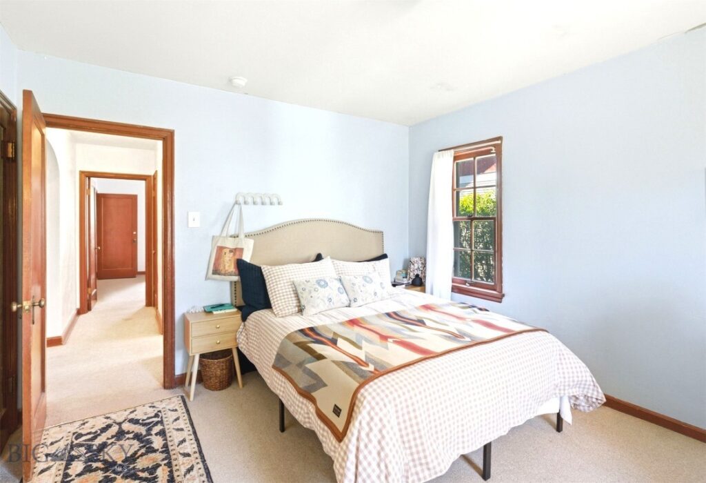 706 S 6th Avenue, Bozeman MT 57915