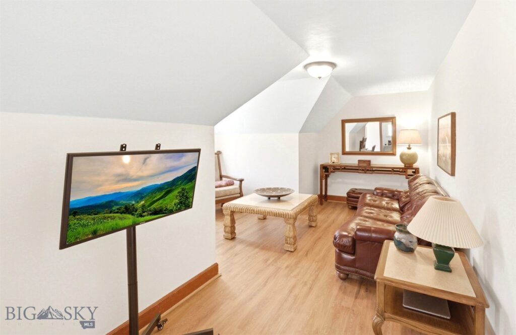 706 S 6th Avenue, Bozeman MT 57915
