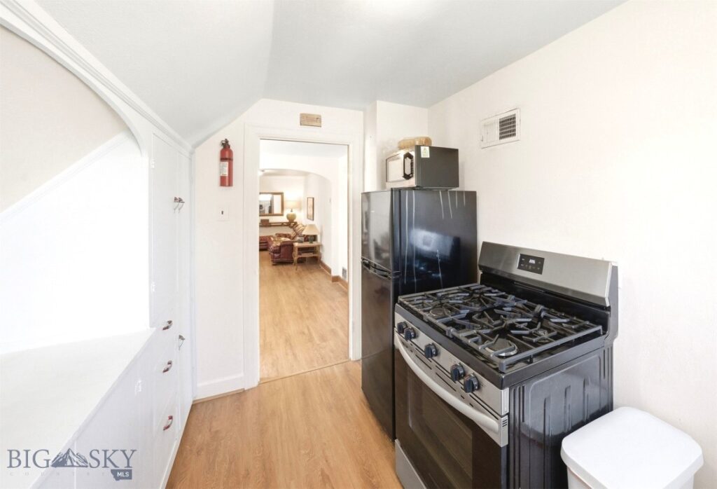 706 S 6th Avenue, Bozeman MT 57915