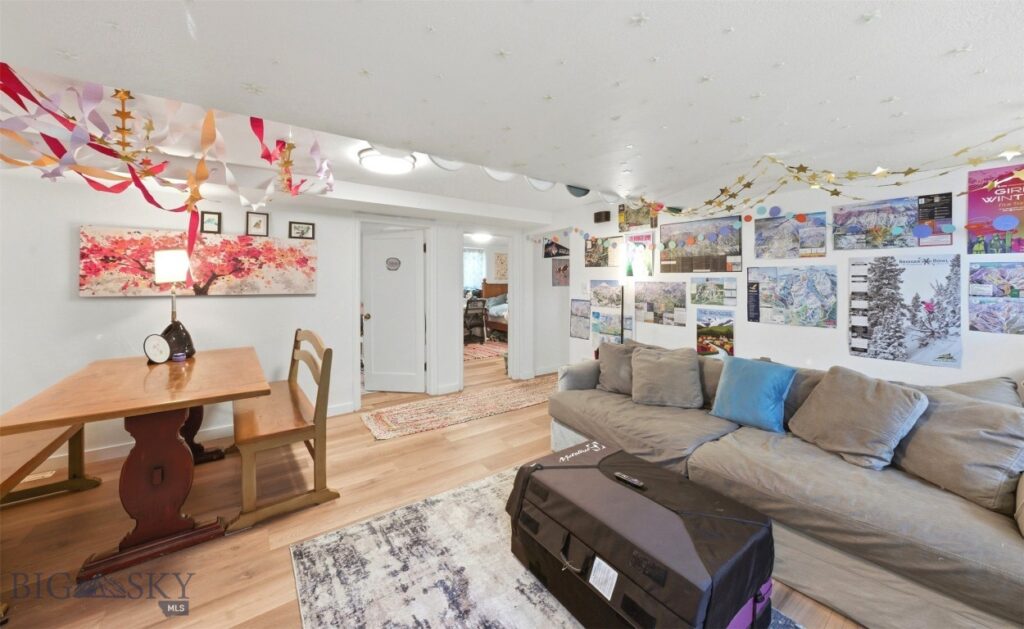 706 S 6th Avenue, Bozeman MT 57915
