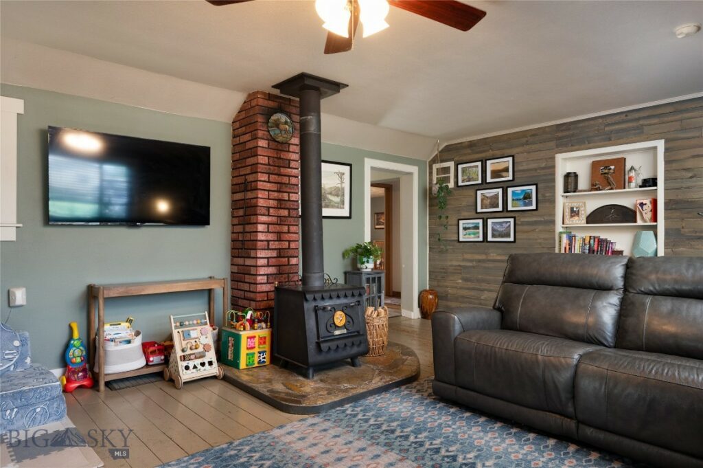 706 Colorado Street, Belgrade MT 59714