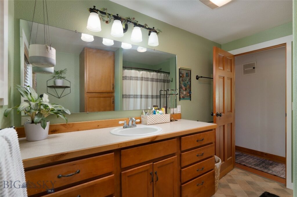 706 Colorado Street, Belgrade MT 59714