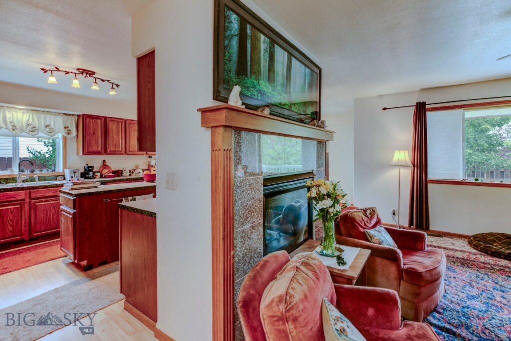 706 Northern Lights Road, Livingston MT 59047