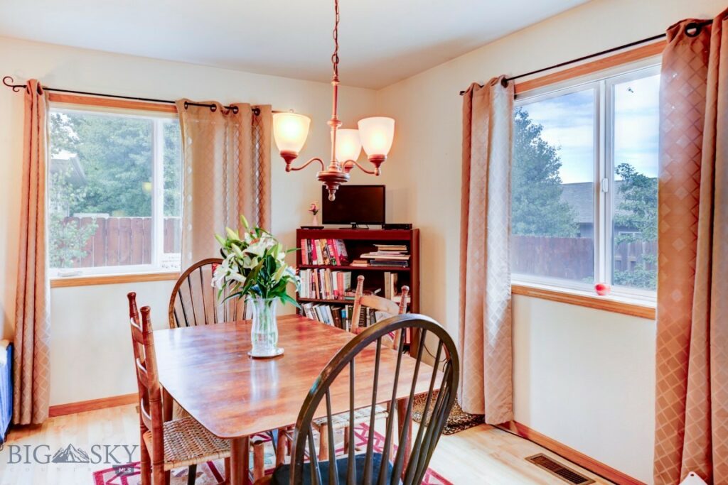 706 Northern Lights Road, Livingston MT 59047