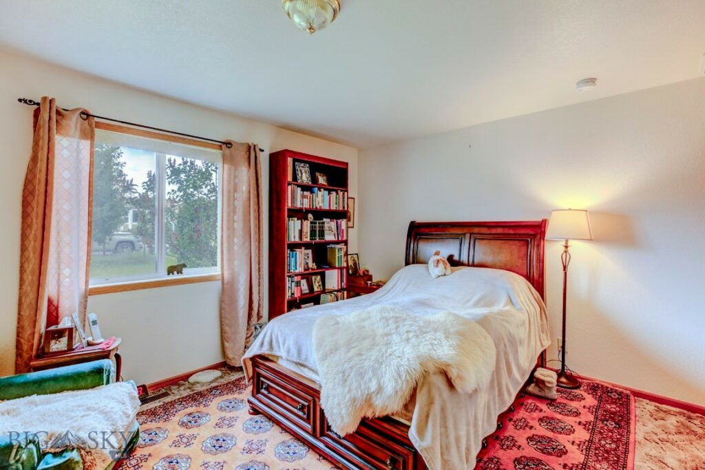 706 Northern Lights Road, Livingston MT 59047