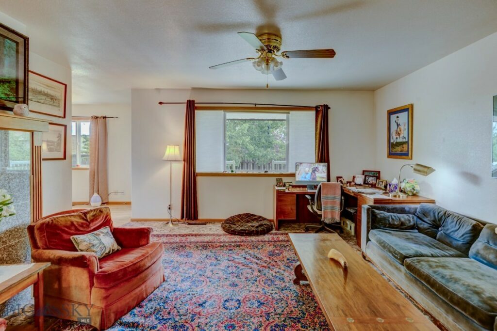 706 Northern Lights Road, Livingston MT 59047