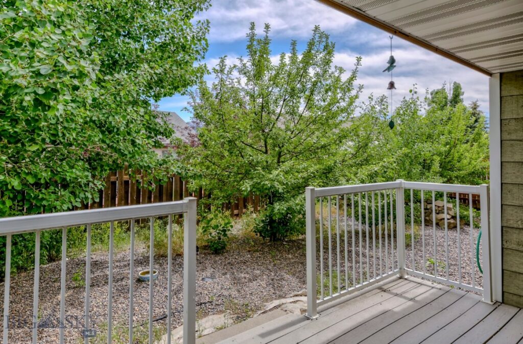706 Northern Lights Road, Livingston MT 59047
