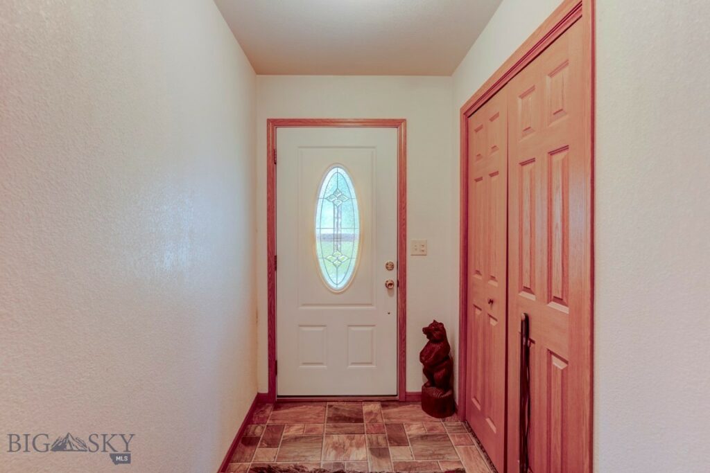 706 Northern Lights Road, Livingston MT 59047
