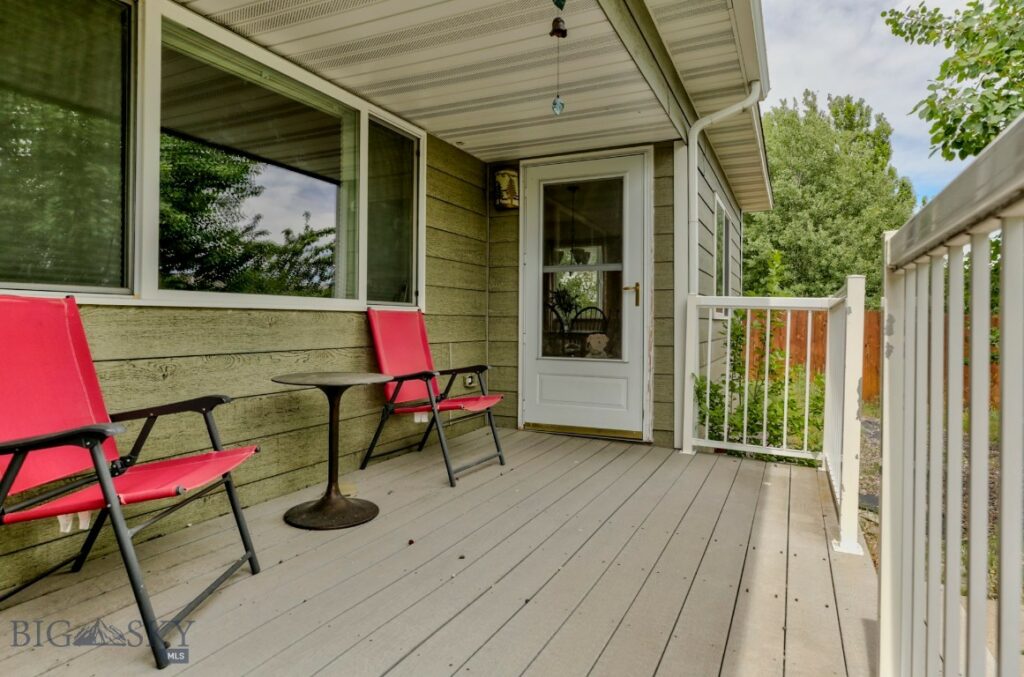 706 Northern Lights Road, Livingston MT 59047