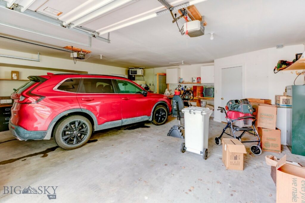 706 Northern Lights Road, Livingston MT 59047
