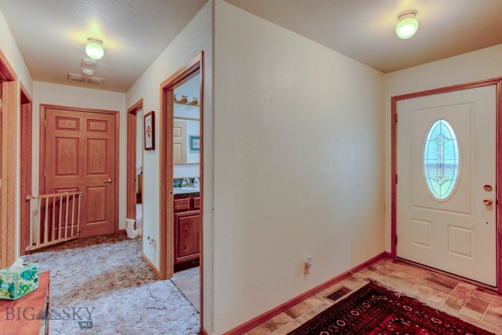 706 Northern Lights Road, Livingston MT 59047