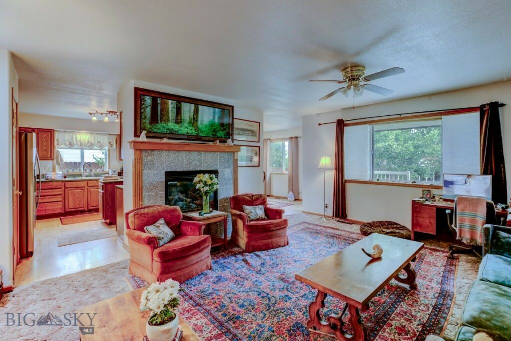 706 Northern Lights Road, Livingston MT 59047