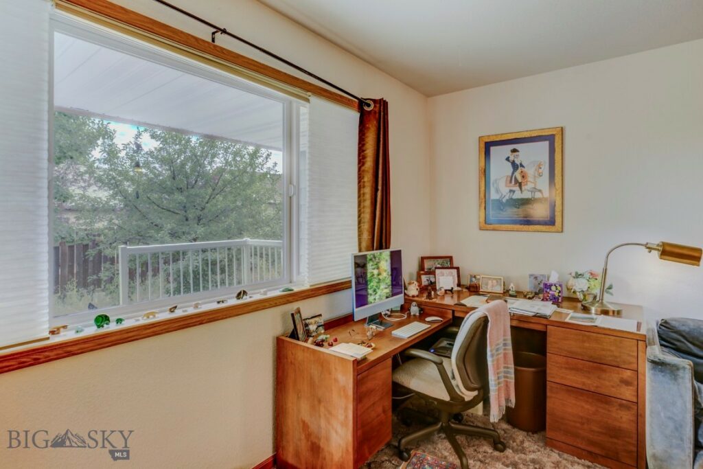 706 Northern Lights Road, Livingston MT 59047
