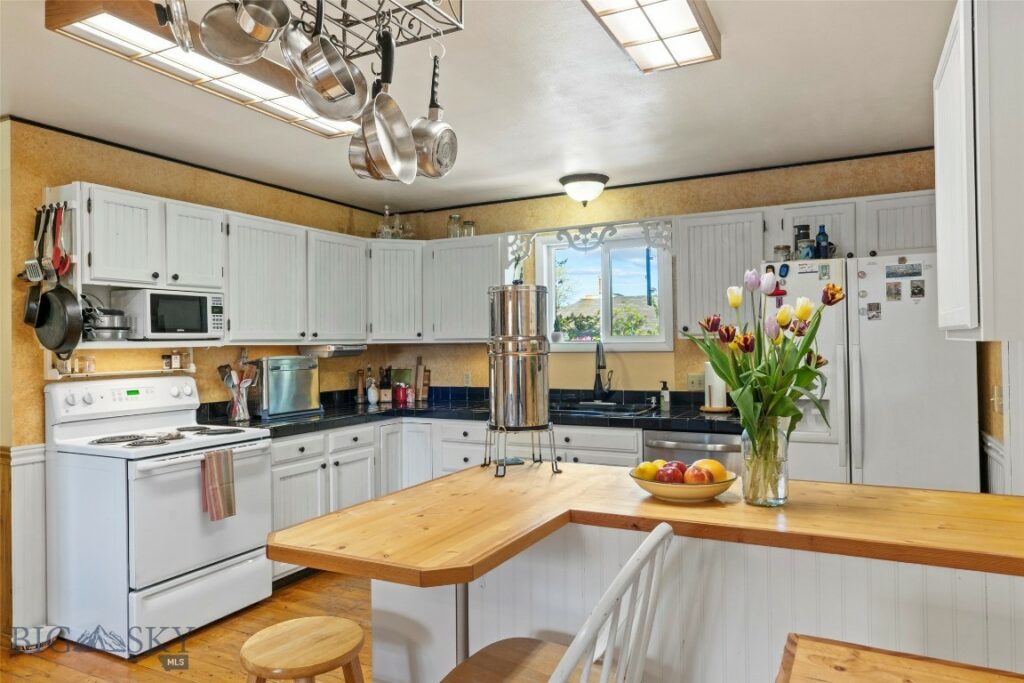 707 Montana Street, Belgrade MT 59714