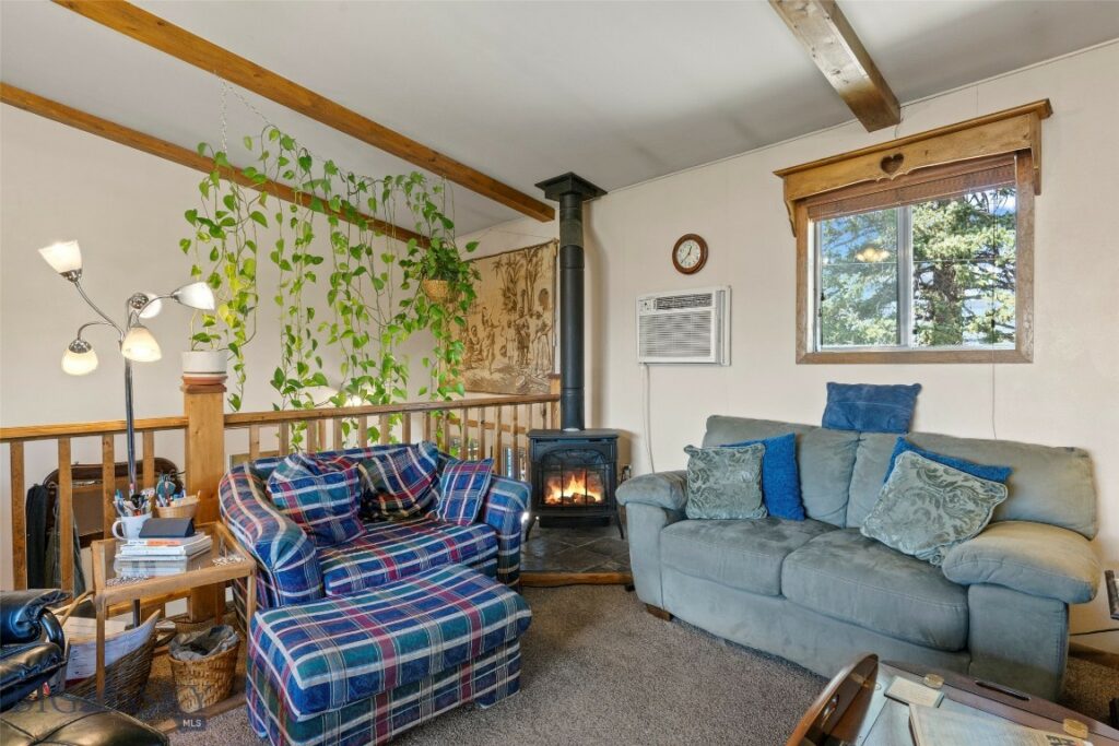 707 Montana Street, Belgrade MT 59714