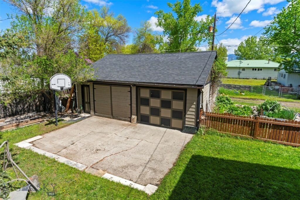 707 Montana Street, Belgrade MT 59714