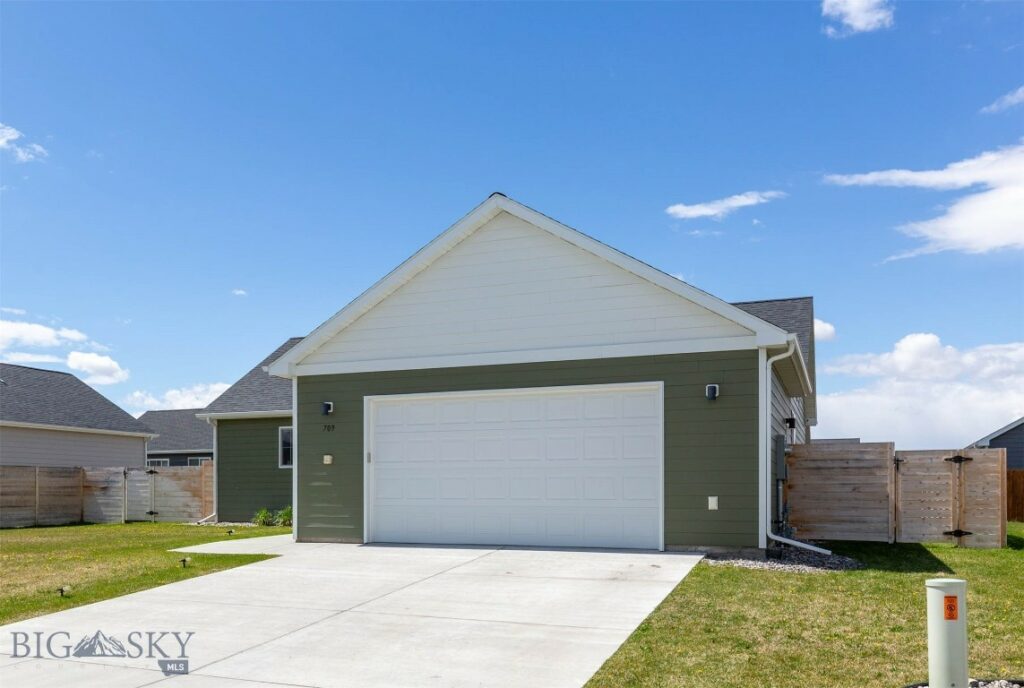 709 Pierre Street, Belgrade MT 59714
