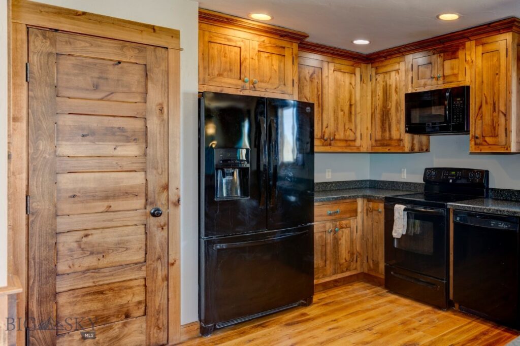 710 Nebula, Livingston MT 59047