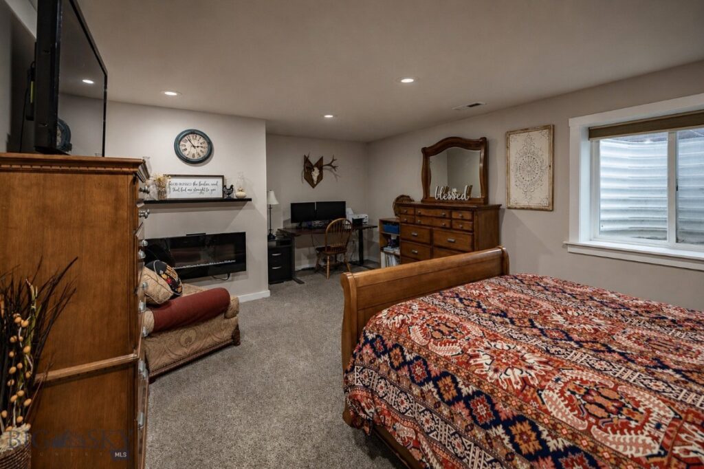 712 Quasar Lane, Livingston MT 59047