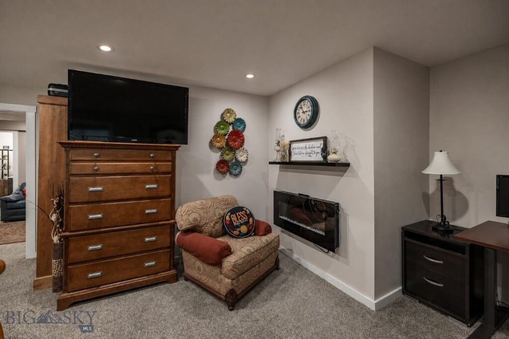 712 Quasar Lane, Livingston MT 59047