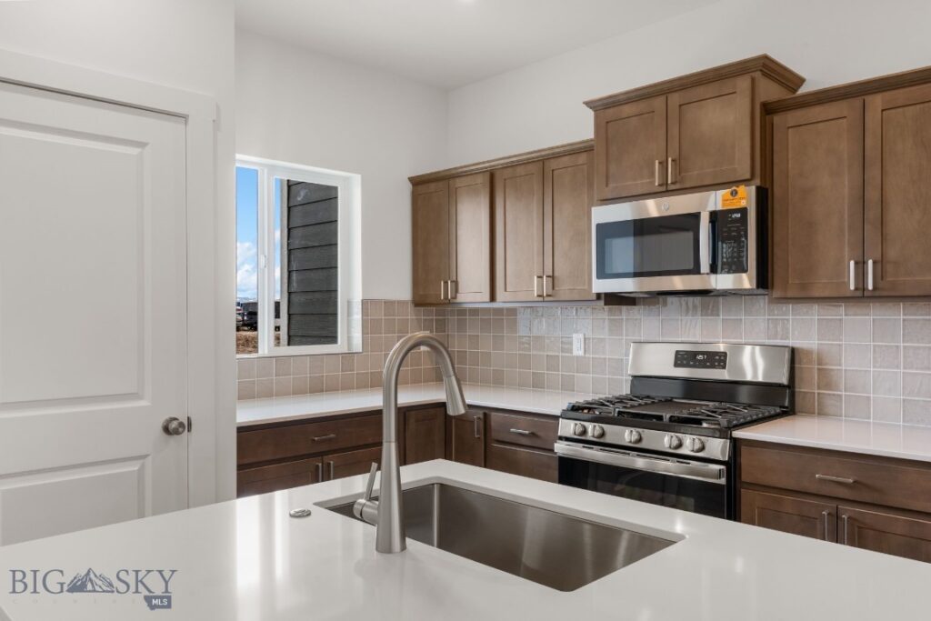 713 Spaniel Lane, Belgrade MT 59714