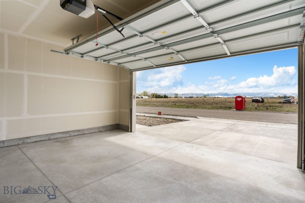 713 Spaniel Lane, Belgrade MT 59714
