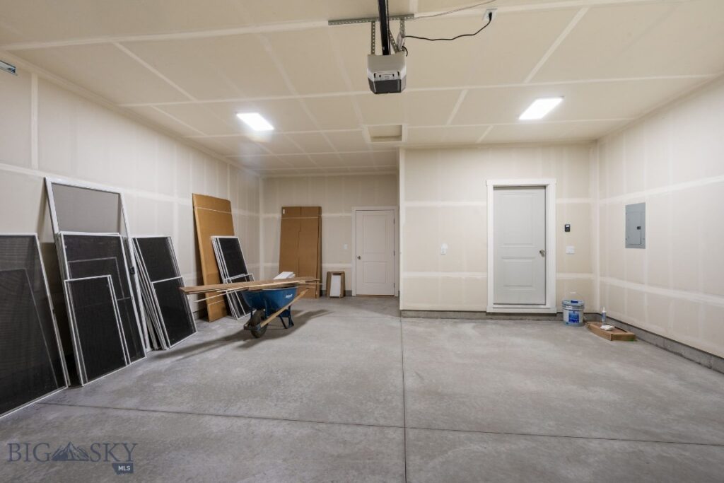 713 Spaniel Lane, Belgrade MT 59714