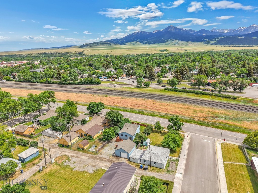 718 W Front, Livingston MT 59047