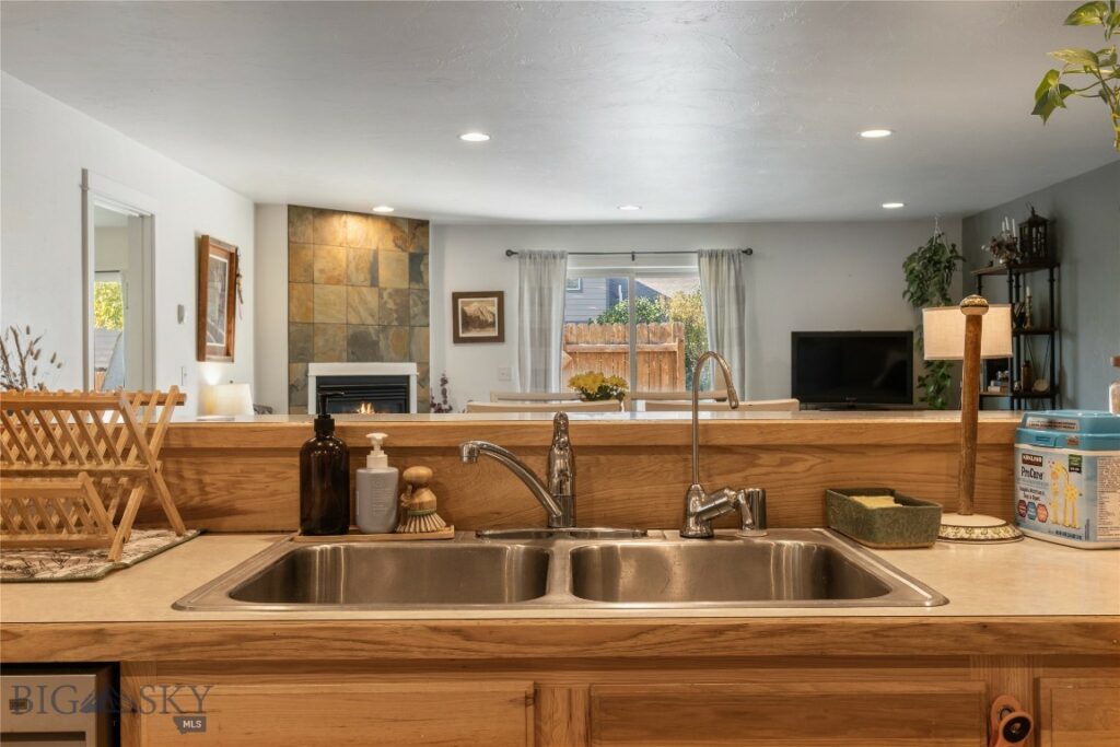 725 Longbow Lane, Bozeman MT 59718