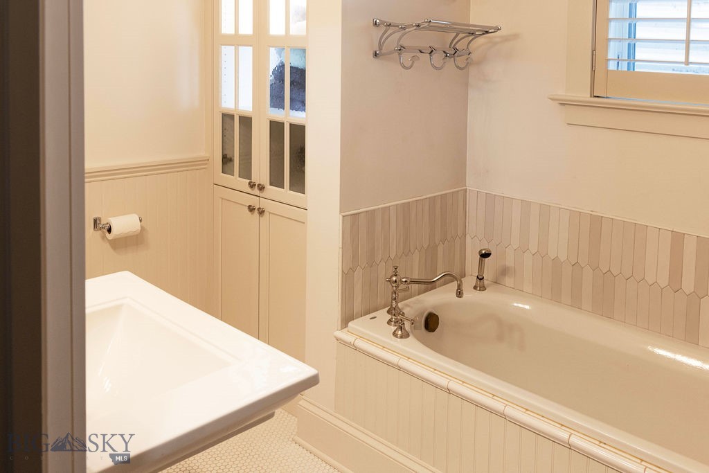 725 S 3rd Avenue, Bozeman MT 59715