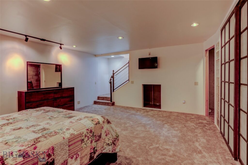 726 US Highway 10 West W, Livingston MT 59047