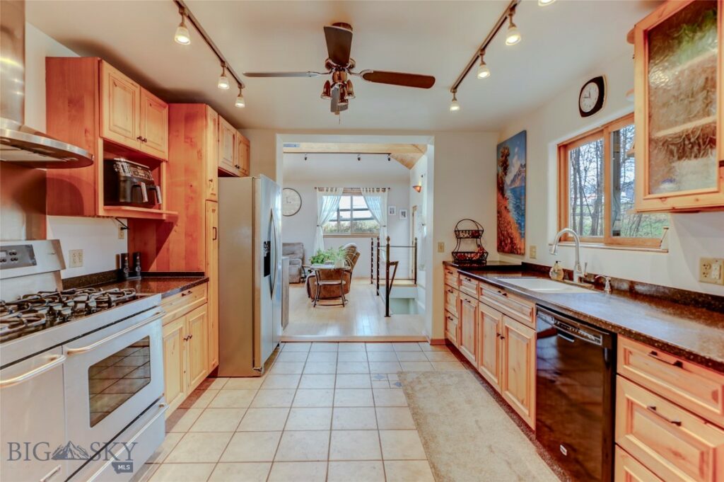 726 US Highway 10 W, Livingston MT 59047