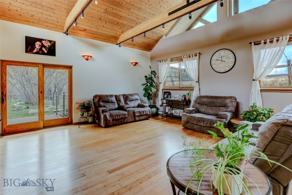 726 US Highway 10 W, Livingston MT 59047