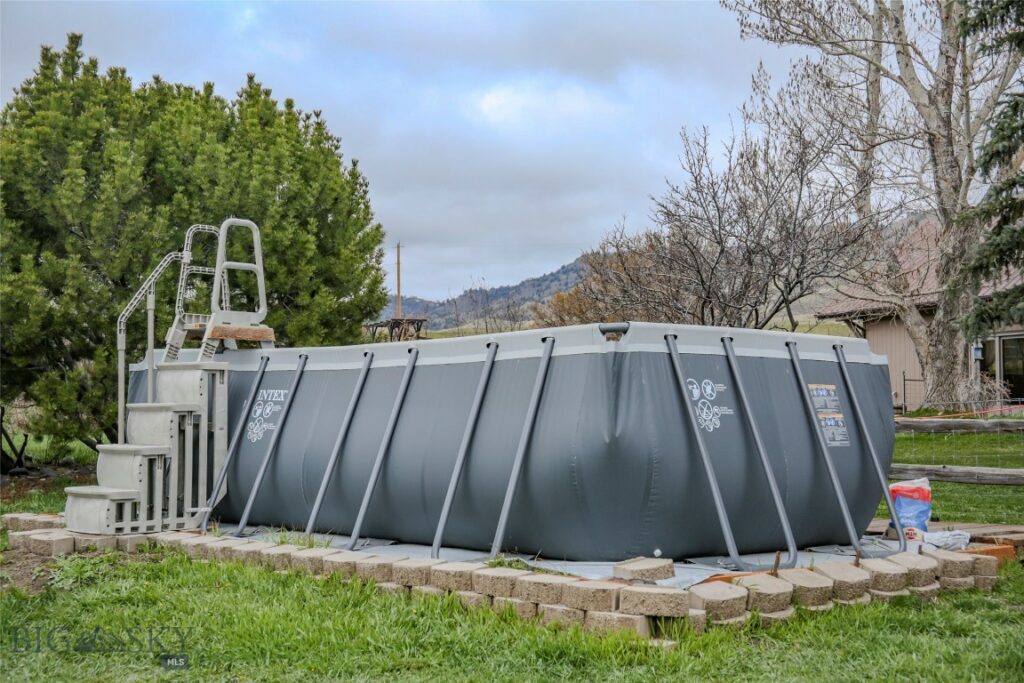 726 US Highway 10 W, Livingston MT 59047