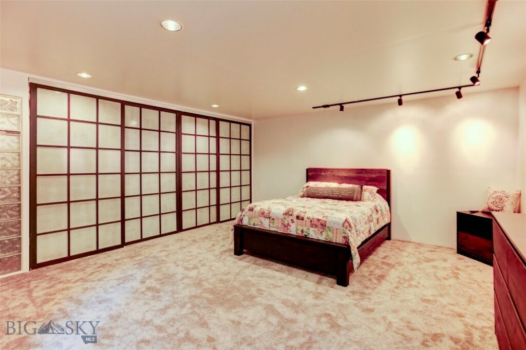 726 US Highway 10 West W, Livingston MT 59047