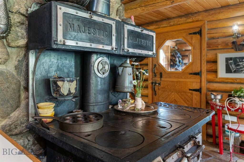 750 Black Bear Road, Bozeman MT 59718