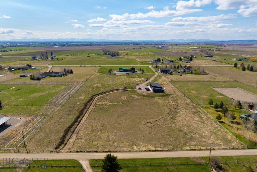 7560 Springhill Road, Belgrade MT 59714