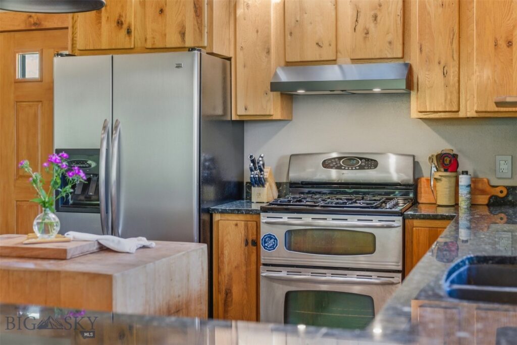 761 Sunny Bear Drive, Bozeman MT 59715