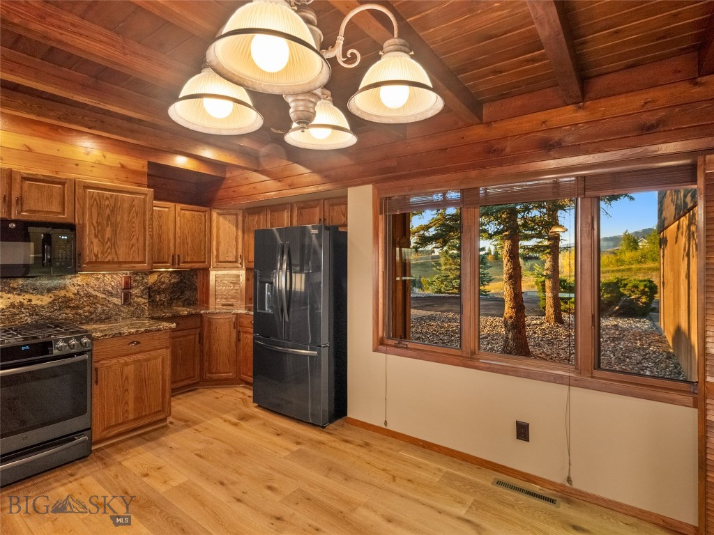 7810 Rolling Hills Drive, Bozeman MT 59715